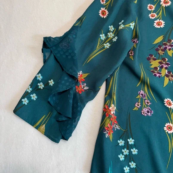 4pc set Van Heusen Women's Tops - Floral and Solid in Blue, Green, Cream Size L - Picture 8 of 16